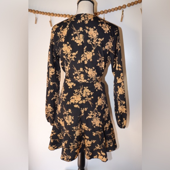 VIXEN Long Sleeve Dress with Tie - Picture 8 of 10